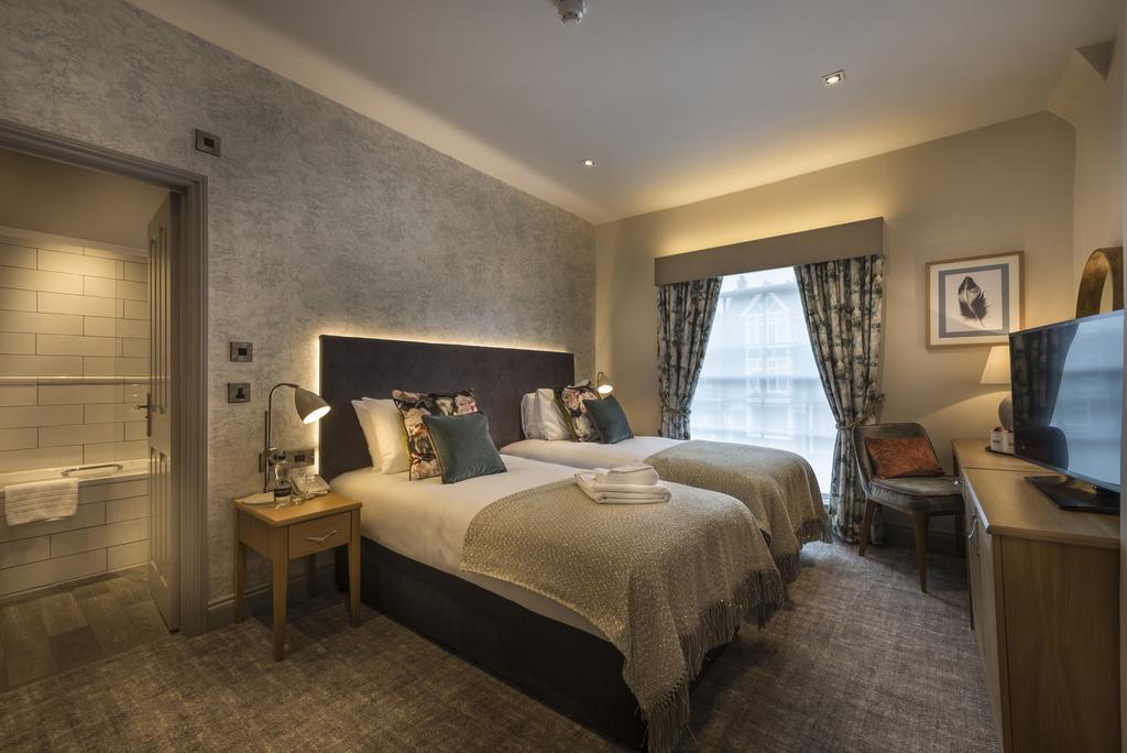 The Three Swans Hotel, Hungerford, Berkshire Dış mekan fotoğraf